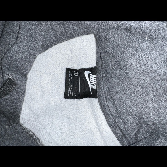 Large Grey Nike sweatshirt - Picture 2 of 2